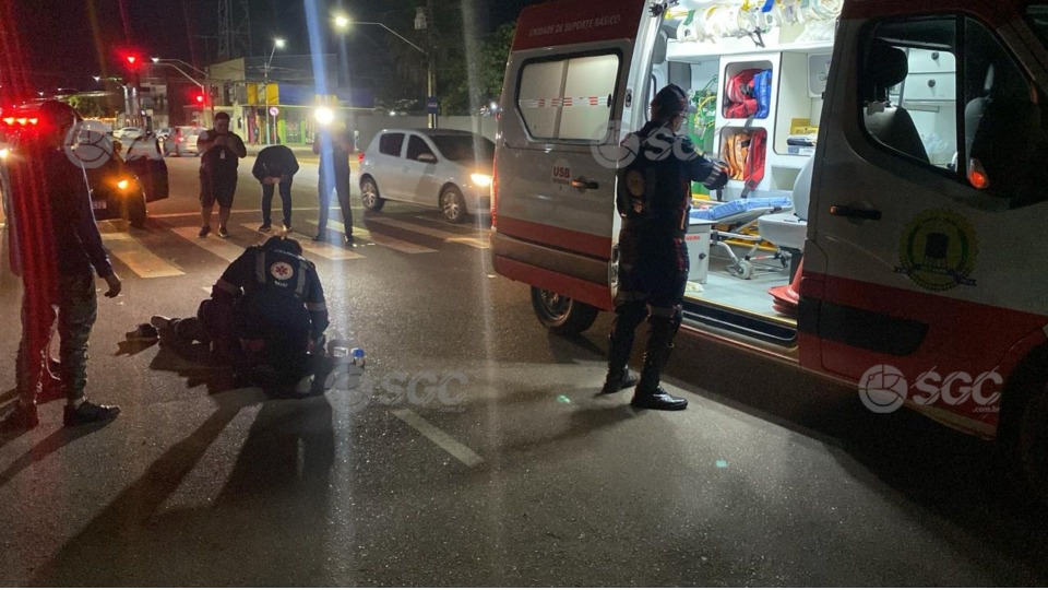  Colisão entre carro e motocicleta