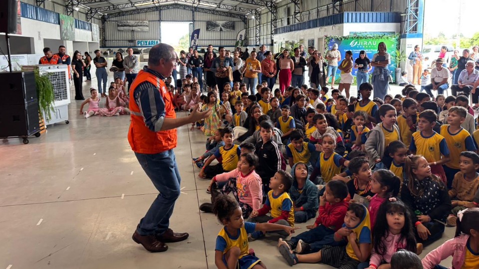 Defesa Civil participa de feira educativa sobre prevenção às queimadas