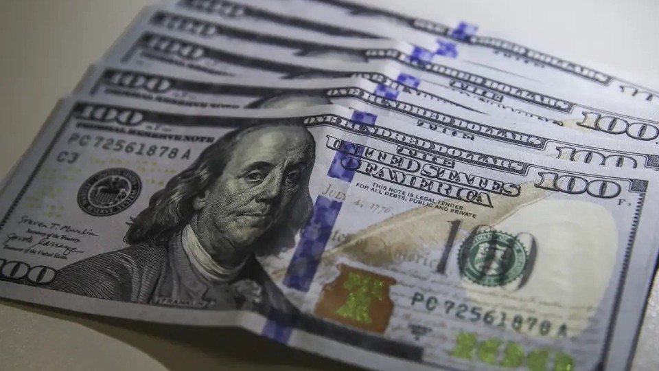 Dólar cai a R$ 5,20 com melhora do cenário externo
