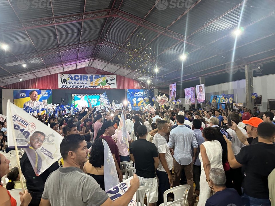 Uma multidão compareceu ao eventou para celebrar o lançamento na Capital